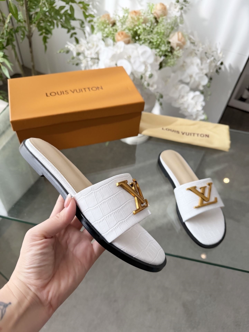 l0vis Vvtt0n slippers